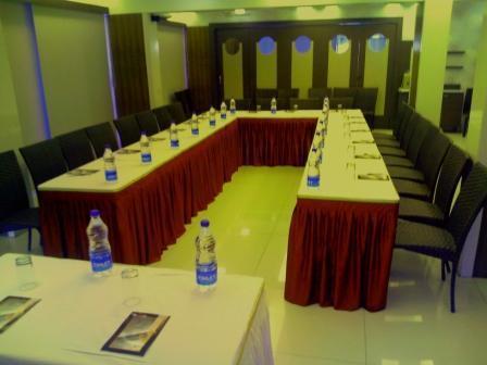 Hotel Tanish Residency Navi Mumbai Exterior foto