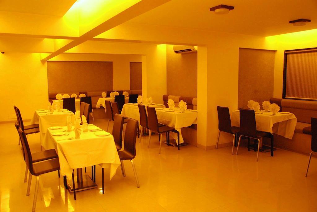 Hotel Tanish Residency Navi Mumbai Exterior foto