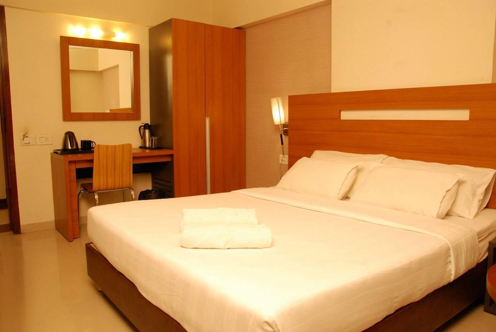 Hotel Tanish Residency Navi Mumbai Zimmer foto